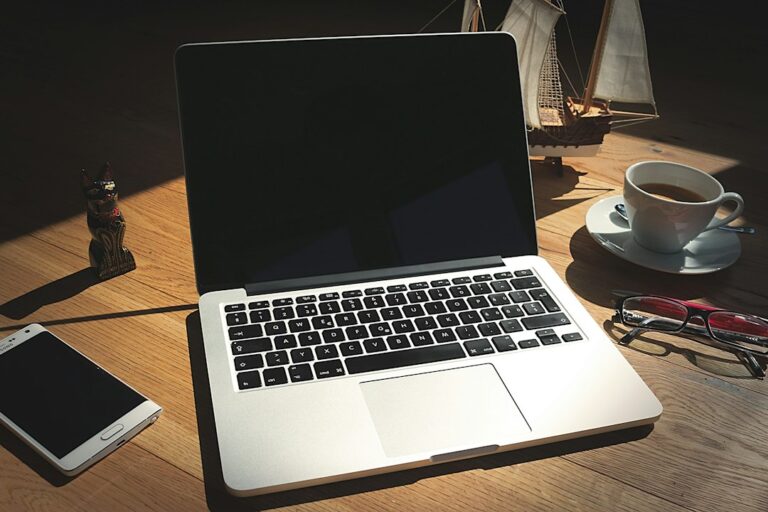 11 AI Tools Worksmarto Uses to Run a Blog, Micro-SaaS, Mobile App, and Dropshipping Store